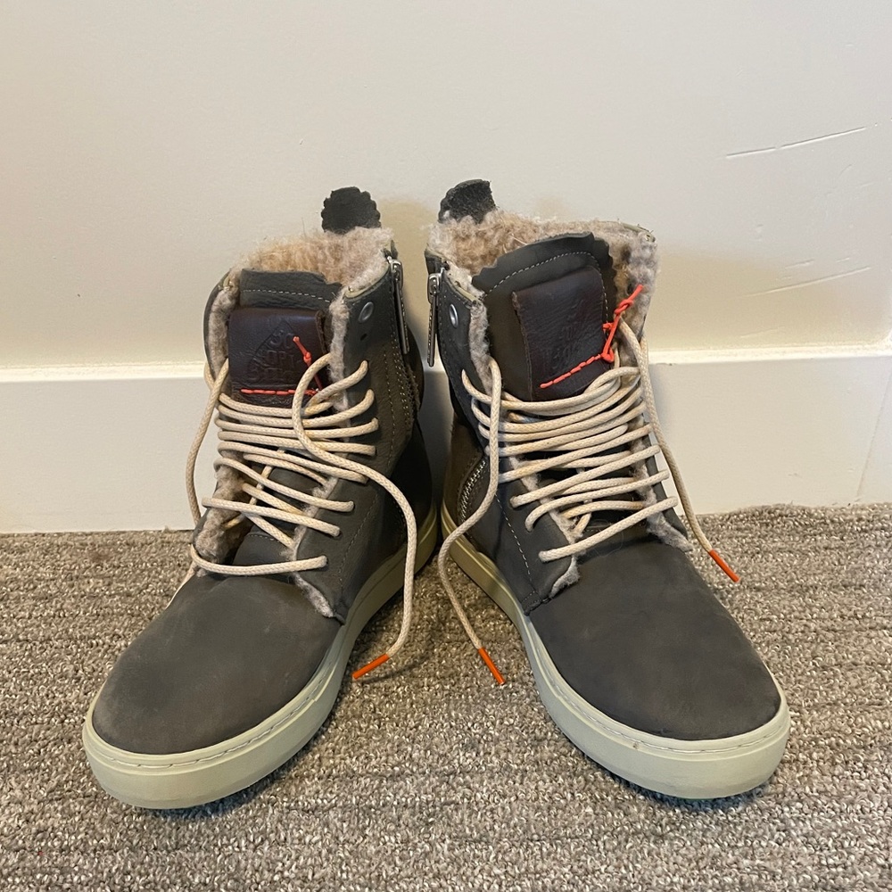 Satorisan Winter Canta Waraku Boots NWT